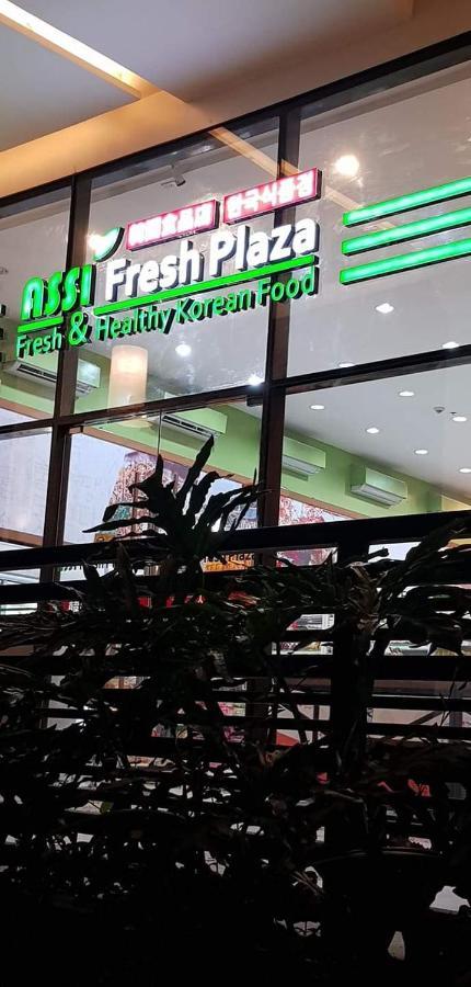 Cozyvilla At 81 Newport Blvd Walk To Naia T3 Marriott & Resorts World Casino & Newport Mall For 5 Pax Free Parking!!!! Pasay Exterior foto